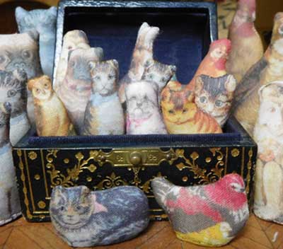 Printed stuffed min amimals for dolls